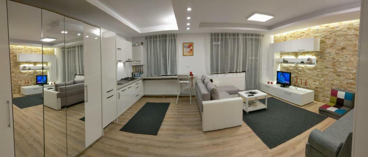 Studio 10 บุชเตนี ภายนอก รูปภาพ